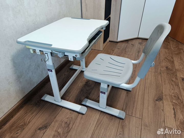 Растущая парта и стул Cubby