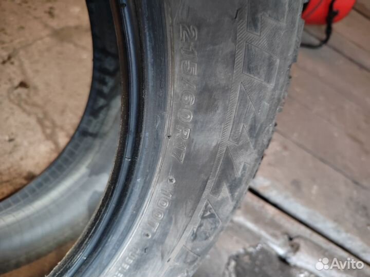 Bridgestone Blizzak Spike-01 215/60 R17 110T