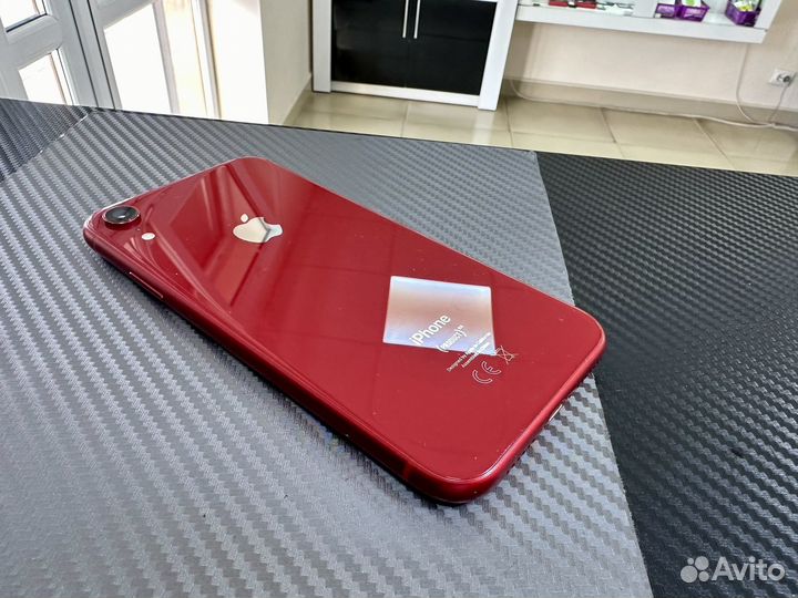 iPhone Xr, 64 ГБ