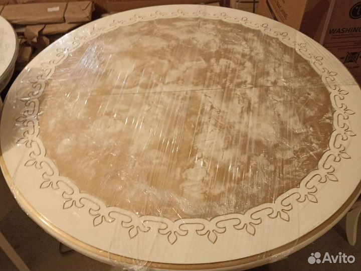 Кухонный стол