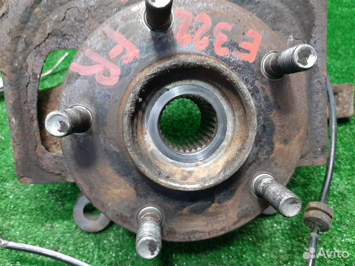 Кулак передний правый Nissan Qashqai J10 2008