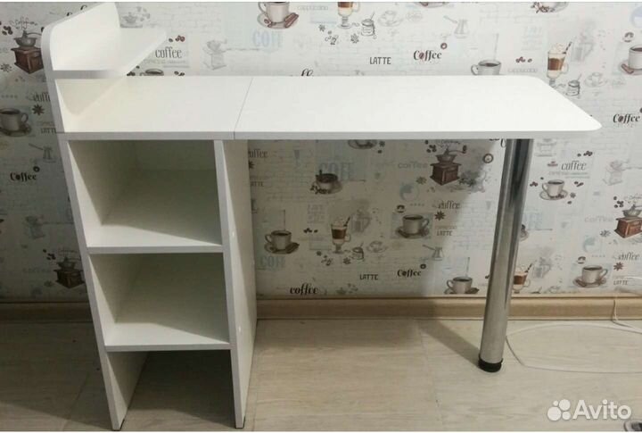 Маникюрный стол складной