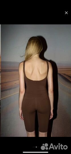 Irnby топ с разрезом