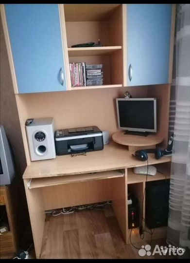 Компьютерный стол