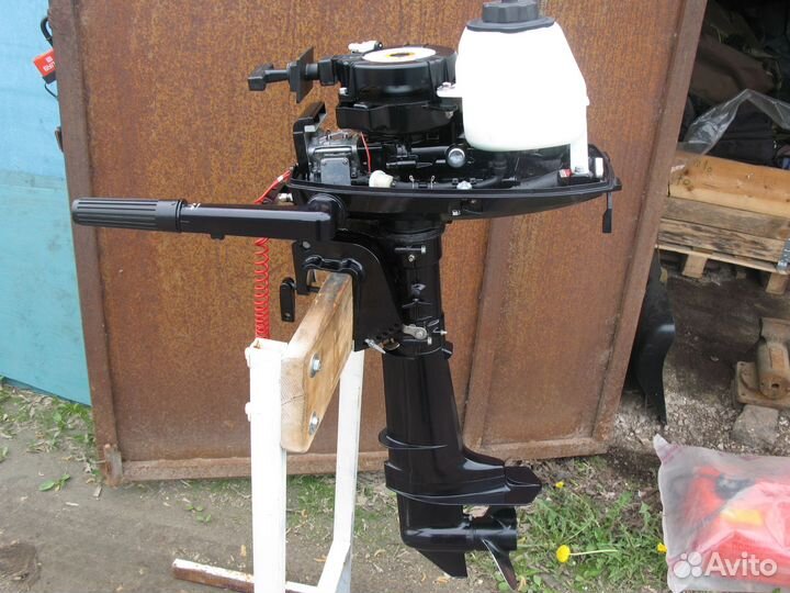 Продаю лодочный мотор Tohatsu 5 л.с. 2T