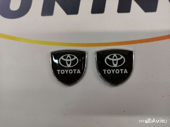 Шильдик Toyota Black