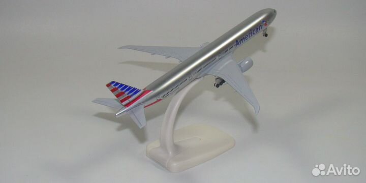 Модель самолета Boeing 777-300ER American Airlines
