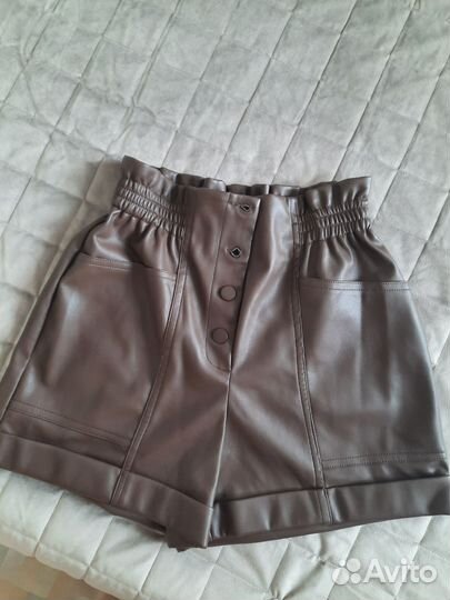 Кожаные шорты