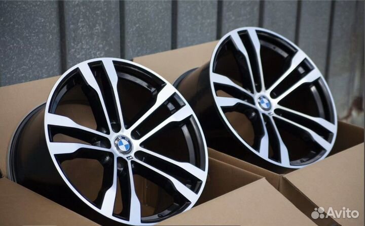 Разноширокий комплект R20 468M стиль на BMW X5, X6