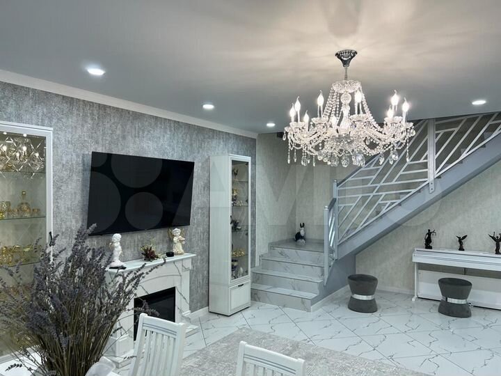 Дом 200 м² на участке 3,6 сот.