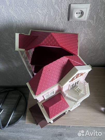 Большой кукольный домик
