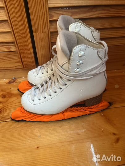 Фигурные коньки jackson