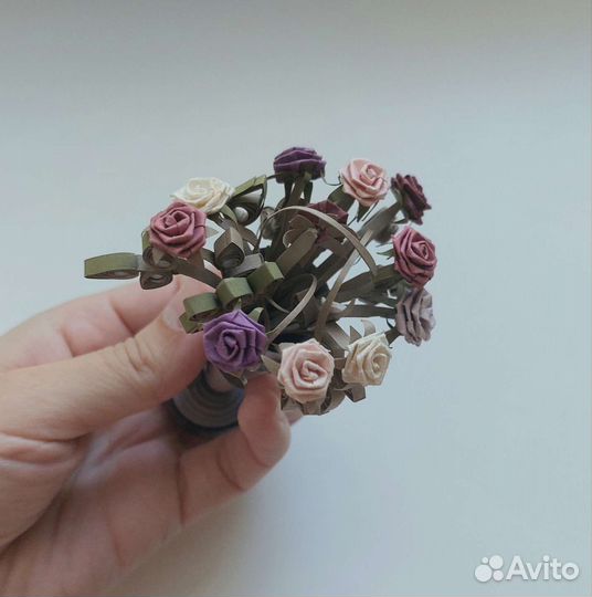 Ваза с цветами хэндмейд карвинг подарок миниатюра