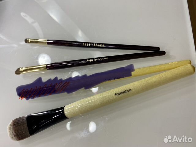 Кисть для макияжа Bobbi Brown Foundation для тона