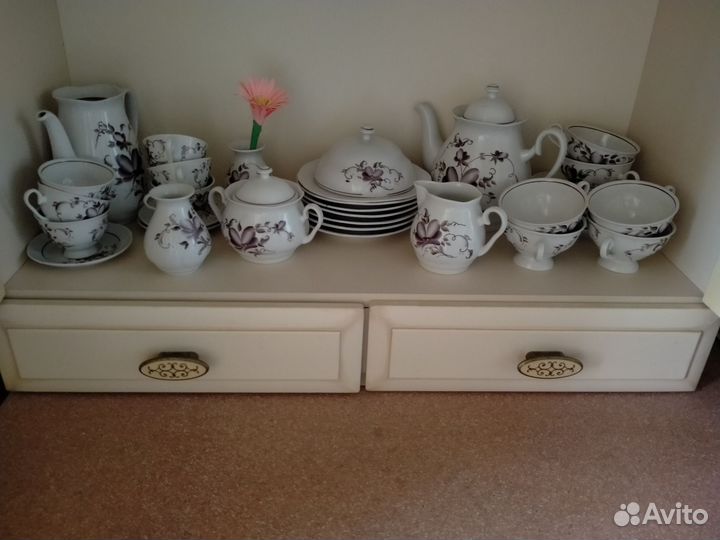 Белый чайный сервиз фарфоровый с тарелками