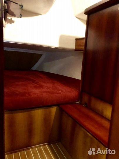 Парусная яхта Delphia