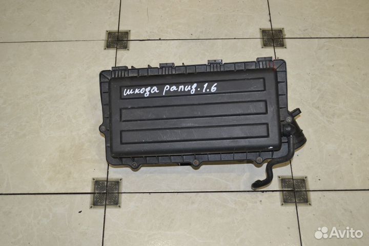 Корпус воздушного фильтра Skoda Rapid