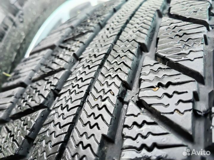 Triangle TR777 235/60 R18