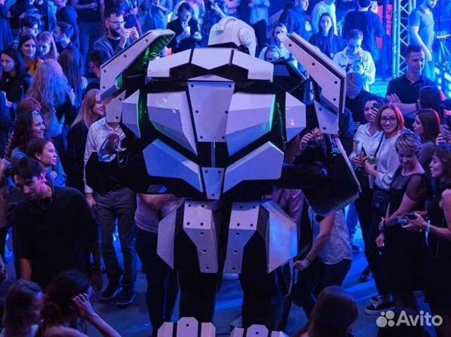 Трёхметровый Шоу Робот