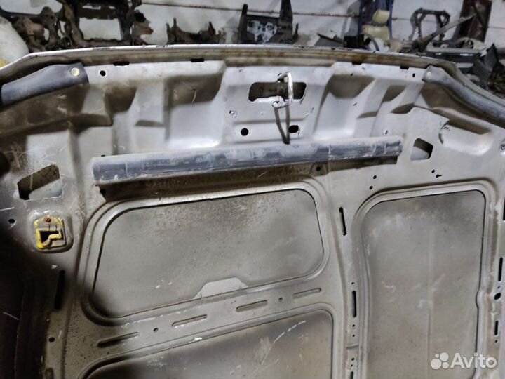 Капот Ford Mondeo 1 универсал 1.8I 1994