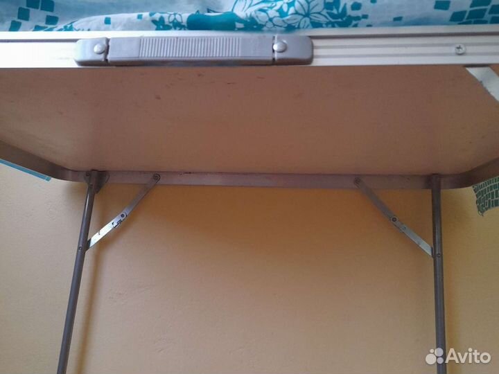 Стол чемодан