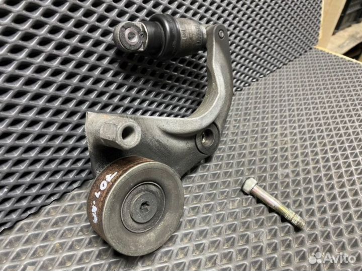 Натяжитель ремня генератора Honda Civic FD(4Д)