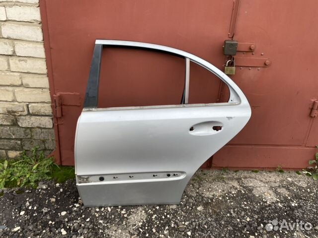 Дверь задняя левая Mercedes W211 седан