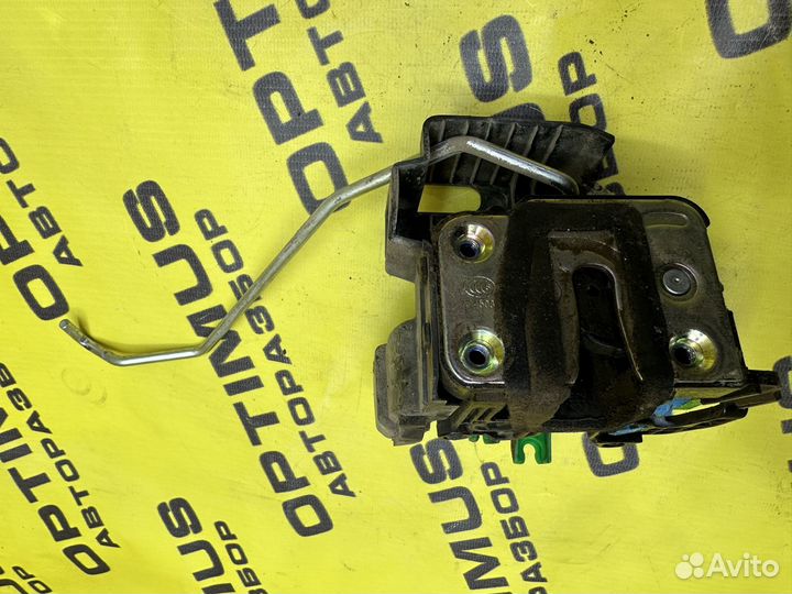 Замок двери передней левой Kia Rio 3