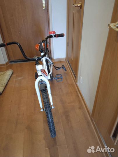 Четырехколесный детский велосипед