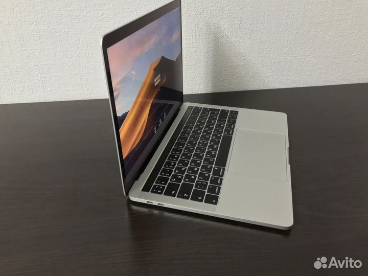 Apple MacBook Pro 13 2017 i5/8Gb/512Gb