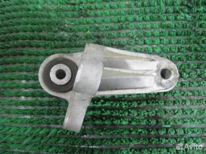 Кронштейн опоры кпп Ford Focus 3 (CB8) 2013