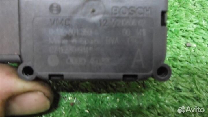 Моторчик заслонки печки Audi Allroad quattro 2005