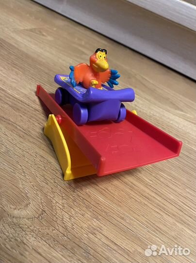 Игрушка из McDonald's (Макдональдс)