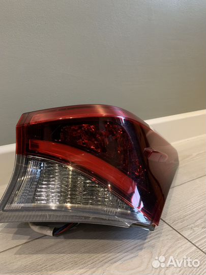 Стоп сигнал toyota auris zre186