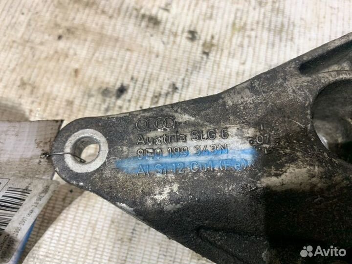 Кронштейн двигателя передний Audi A4 B7