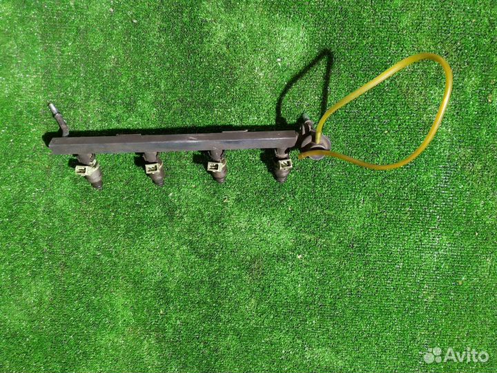 Топливная рампа Daewoo Nexia седан 1.6 2008