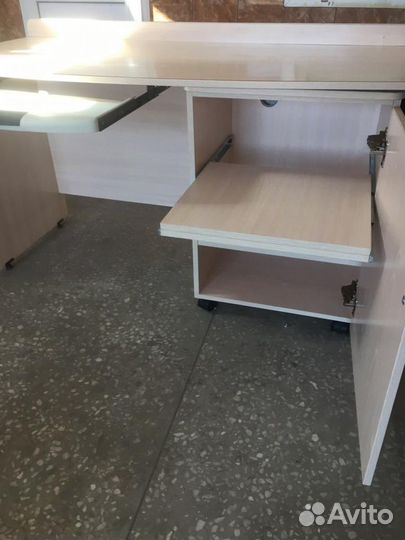 Письменный стол