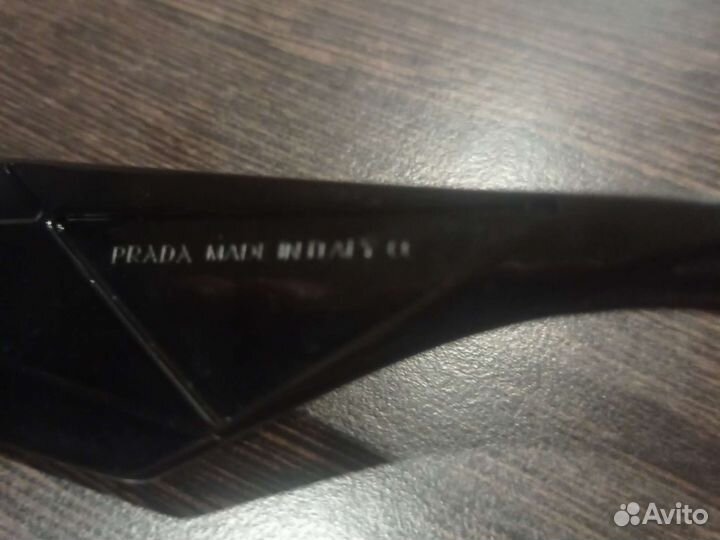 Солнечные очки prada