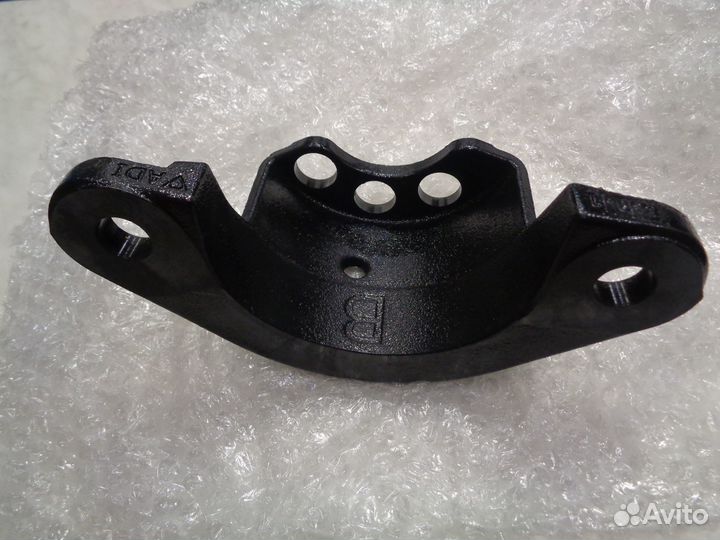 Кронштейн моста Land Rover Defender, LR068822