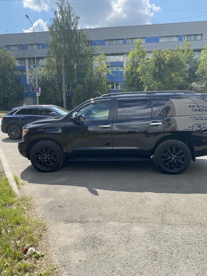 Toyota Sequoia: фото владельца