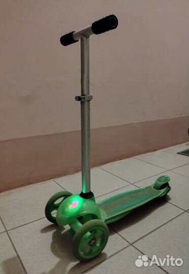 Светящийся самокат