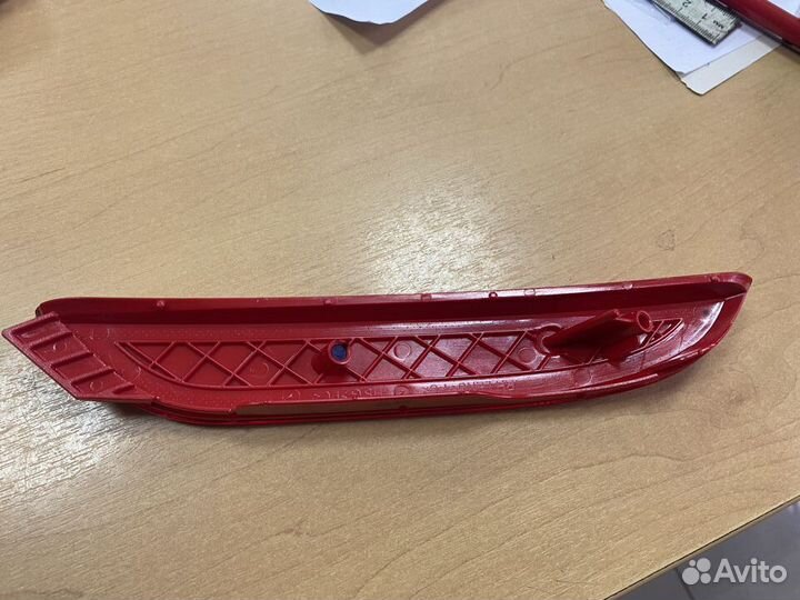 Отражатель в бампер задний правый Kia Ceed 2012-15