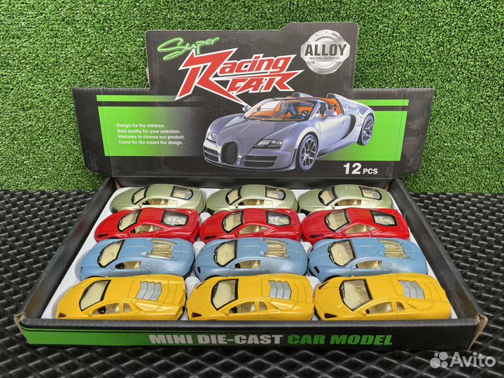 Металлическая моделька машины