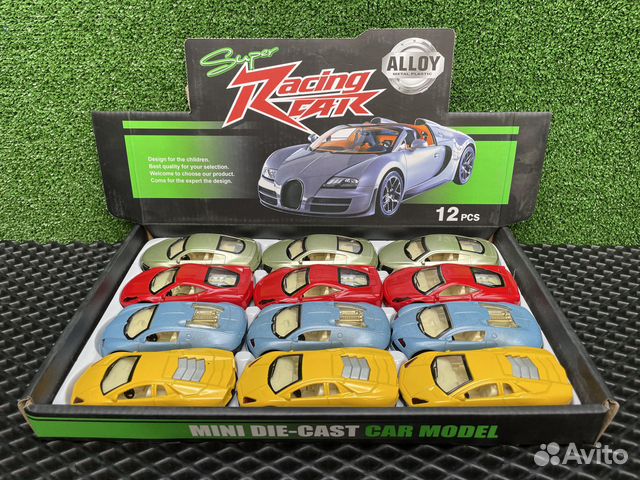 Металлическая моделька машины