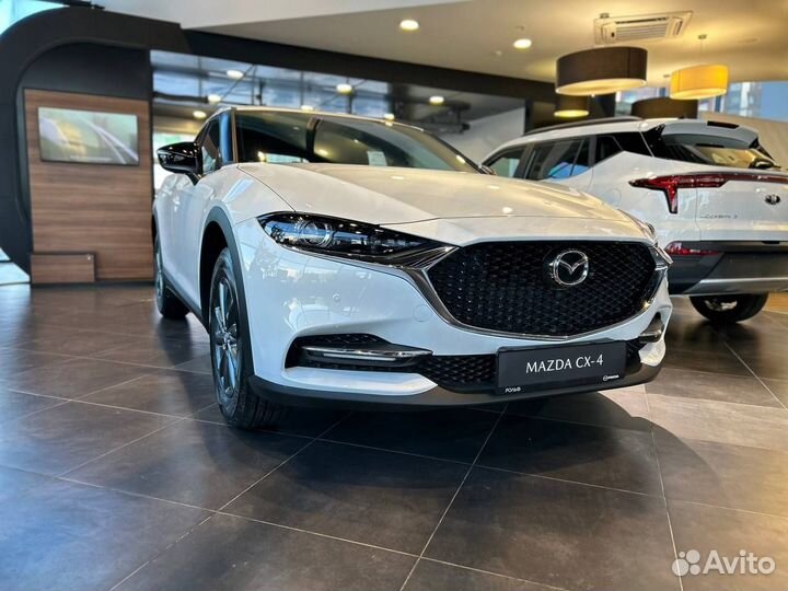 Mazda CX-4, 2022