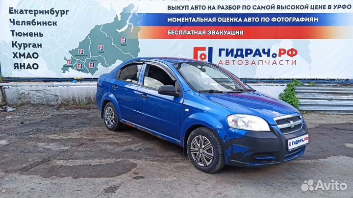 Накладка на торпедо правая Chevrolet Aveo T250 966