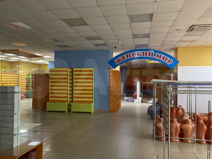 Торговая площадь, 1300 м²