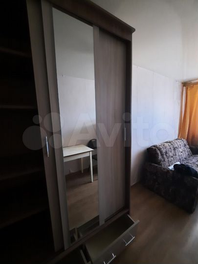 Комната 13 м² в 6-к., 3/3 эт.