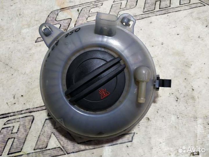 Бачок расширительный Audi A3 8V 1.8 cjsb 2013