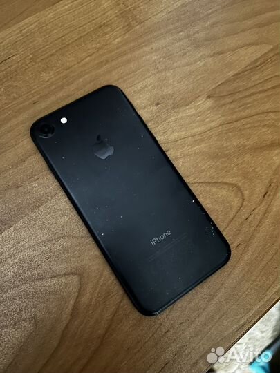 Телефон iPhone 7